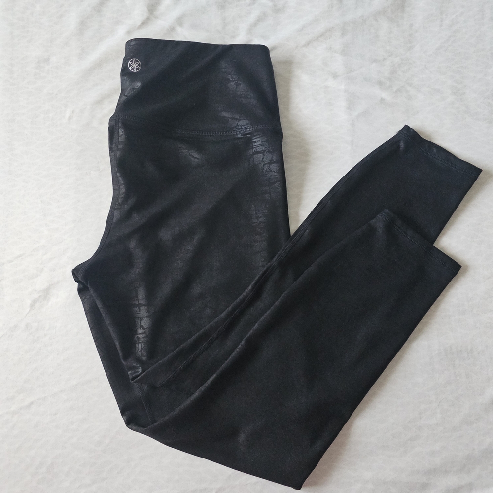 GAIAM Black Leggings Yoga Workout Liquid High Waist SZ M